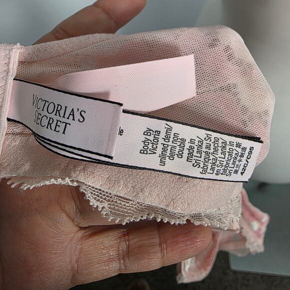 Victorias Secret Body Full Cup Lace Bra 42C Purest Pink - Picture 5 of 5